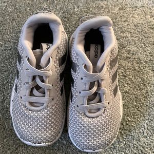 Toddler adidas size 6k